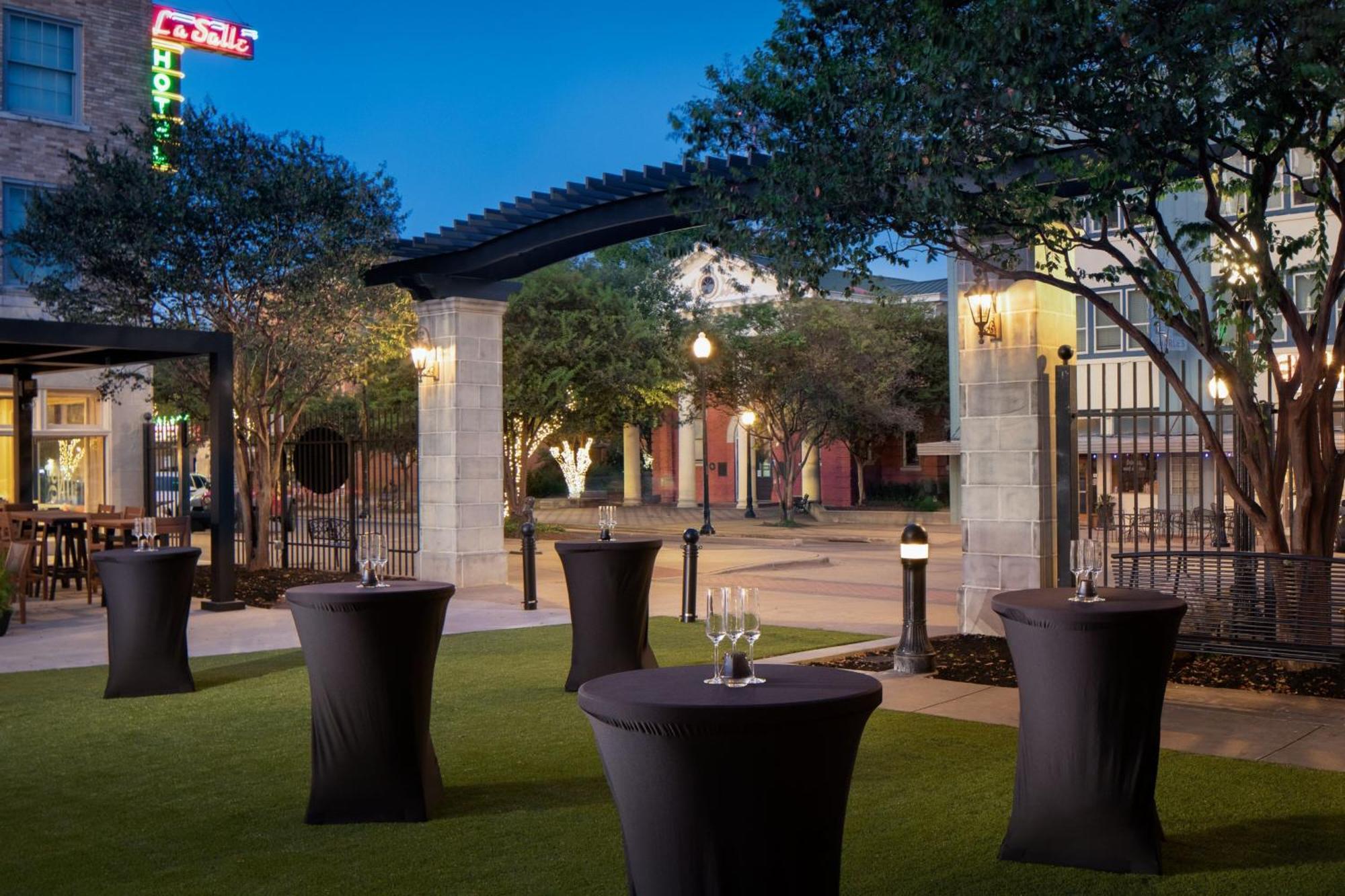 The Lasalle Hotel, Bryan College Station, A Tribute Portfolio Hotel エクステリア 写真