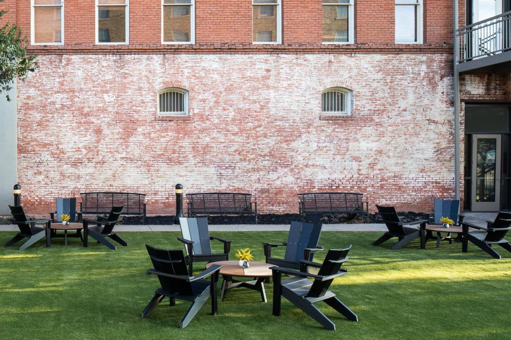 The Lasalle Hotel, Bryan College Station, A Tribute Portfolio Hotel エクステリア 写真