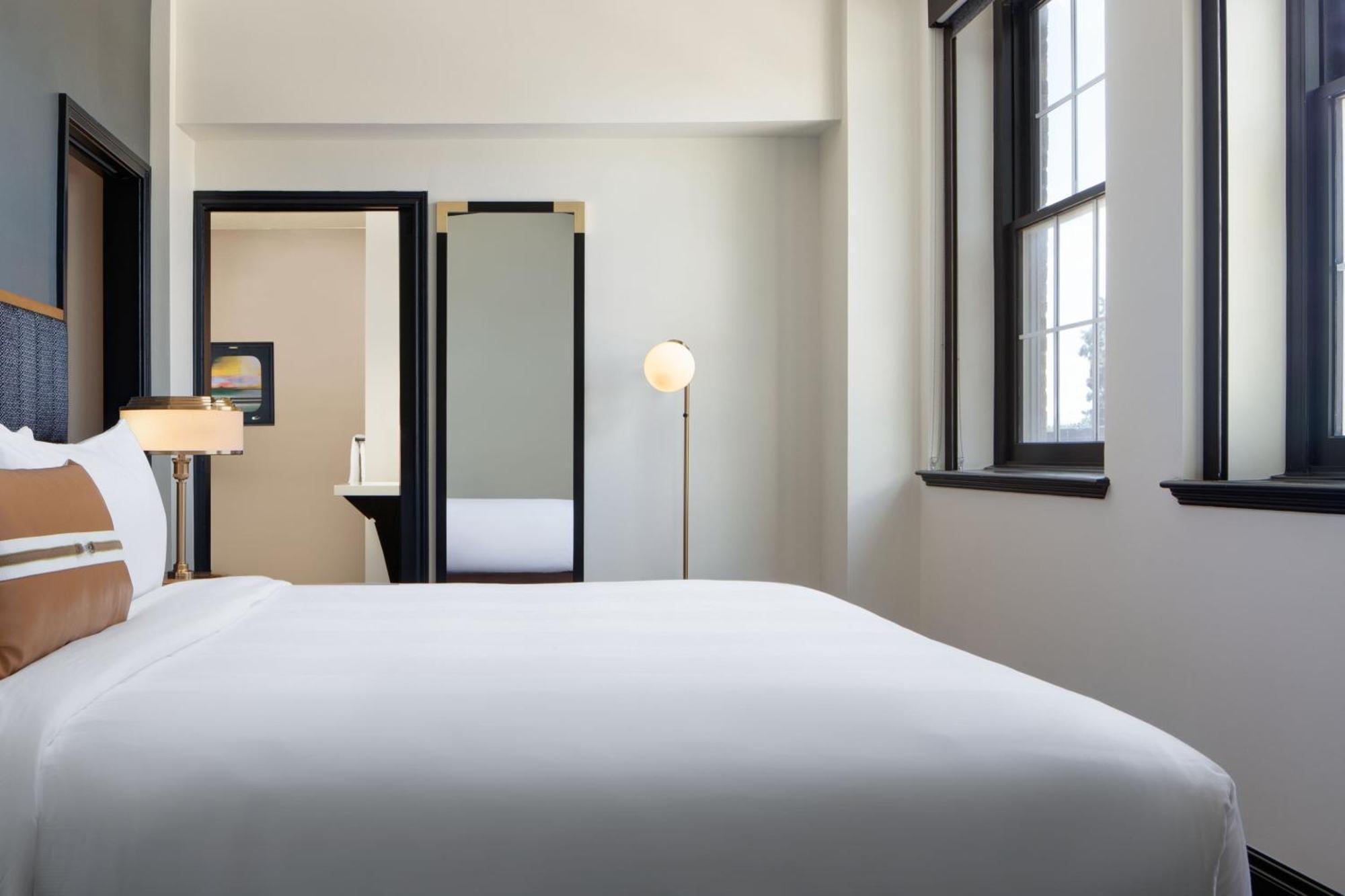 The Lasalle Hotel, Bryan College Station, A Tribute Portfolio Hotel エクステリア 写真