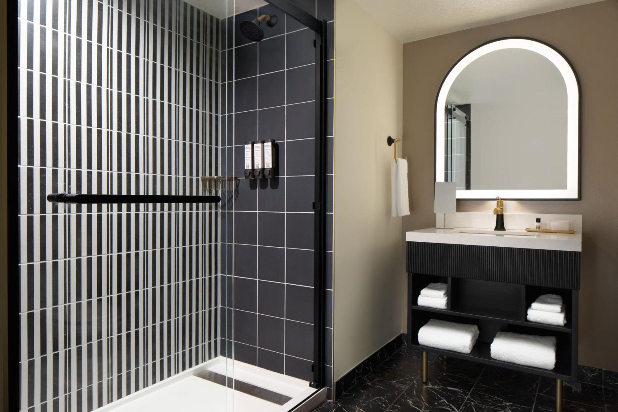The Lasalle Hotel, Bryan College Station, A Tribute Portfolio Hotel エクステリア 写真