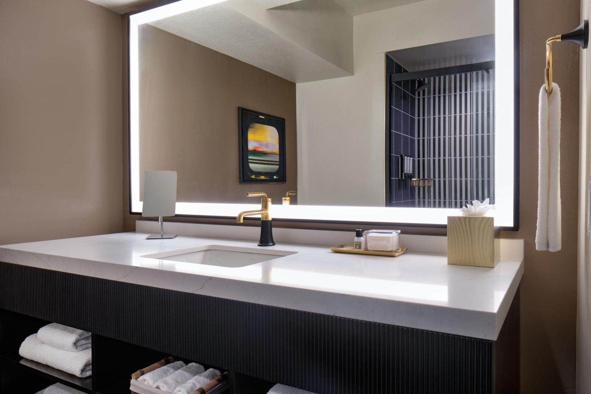 The Lasalle Hotel, Bryan College Station, A Tribute Portfolio Hotel エクステリア 写真