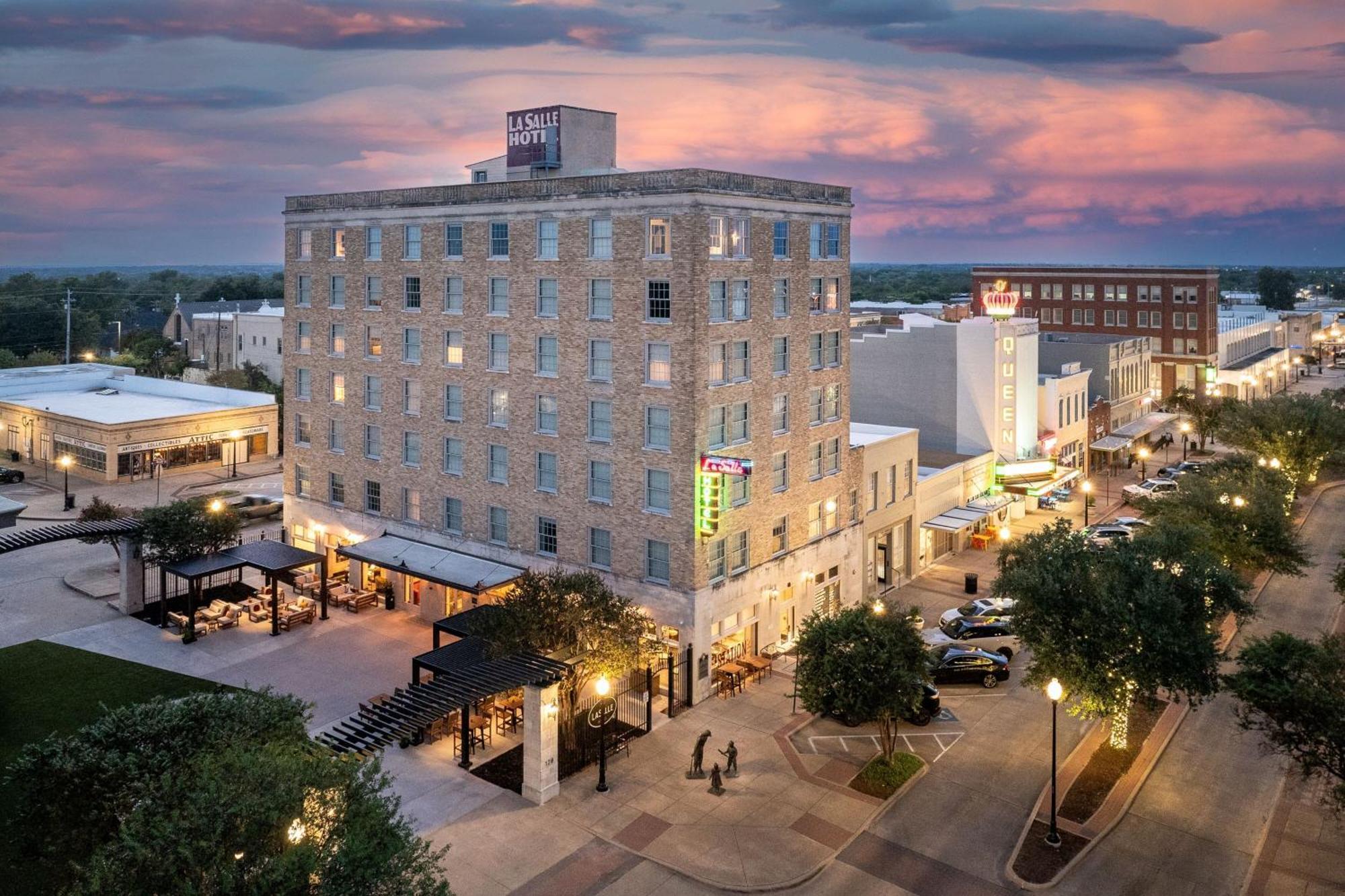 The Lasalle Hotel, Bryan College Station, A Tribute Portfolio Hotel エクステリア 写真