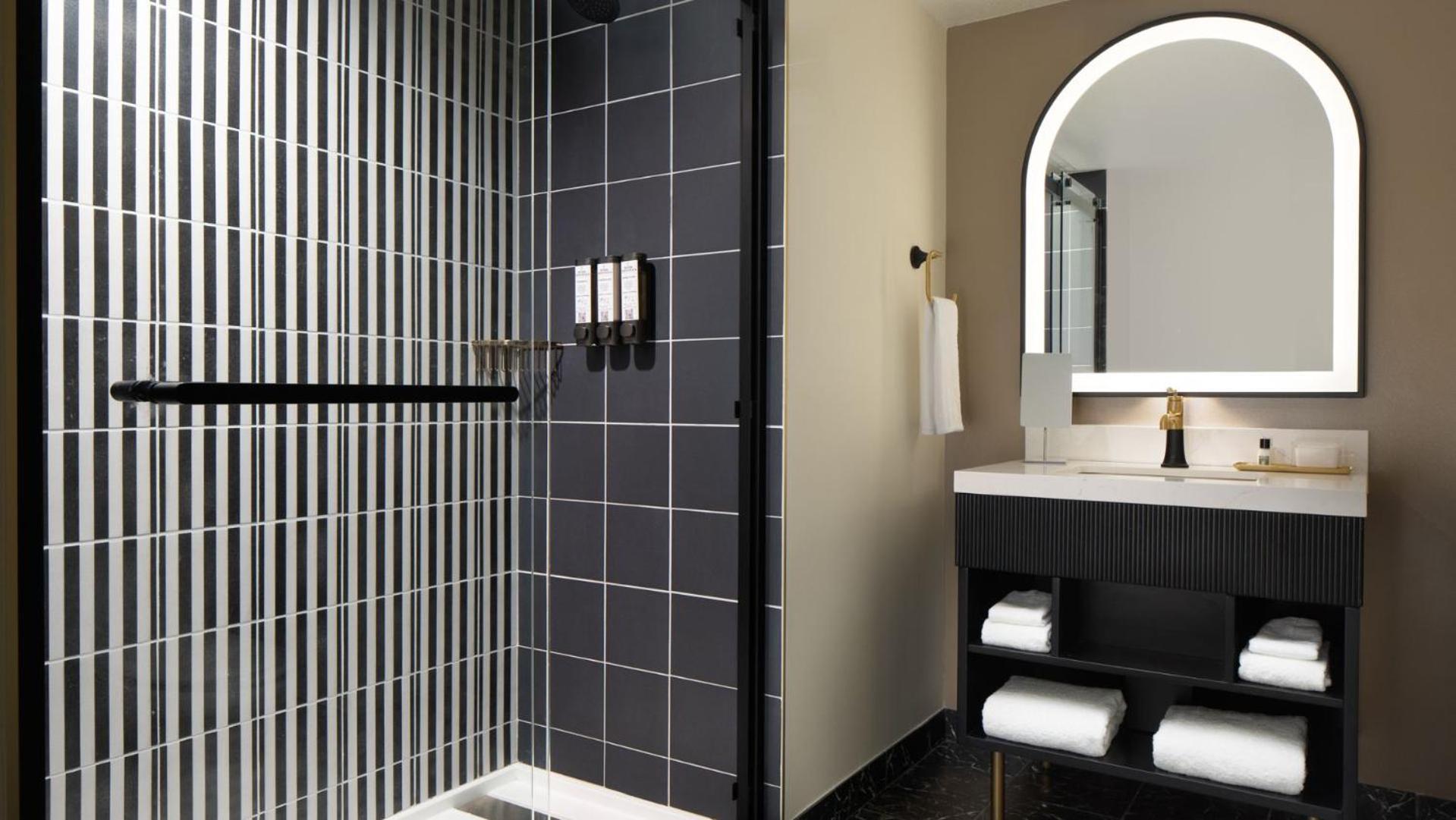 The Lasalle Hotel, Bryan College Station, A Tribute Portfolio Hotel エクステリア 写真